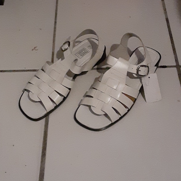 Faded glory - Picture 1 of 2